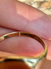 Load image into Gallery viewer, Dated 1922 9ct Signet Ring
