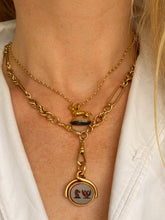 Load image into Gallery viewer, Chunky 15 ct Spinner Fob Pendant with Heraldic Intaglio