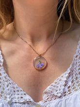 Load image into Gallery viewer, Victorian 9ct Floating Glass Locket