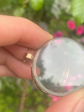 Load image into Gallery viewer, Victorian 9ct Floating Glass Locket