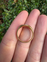 Load image into Gallery viewer, c. 1915 18ct Talbot Dog Signet Ring
