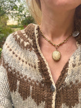 Load image into Gallery viewer, c. 1900 Antique 9ct Gold Locket Pendant
